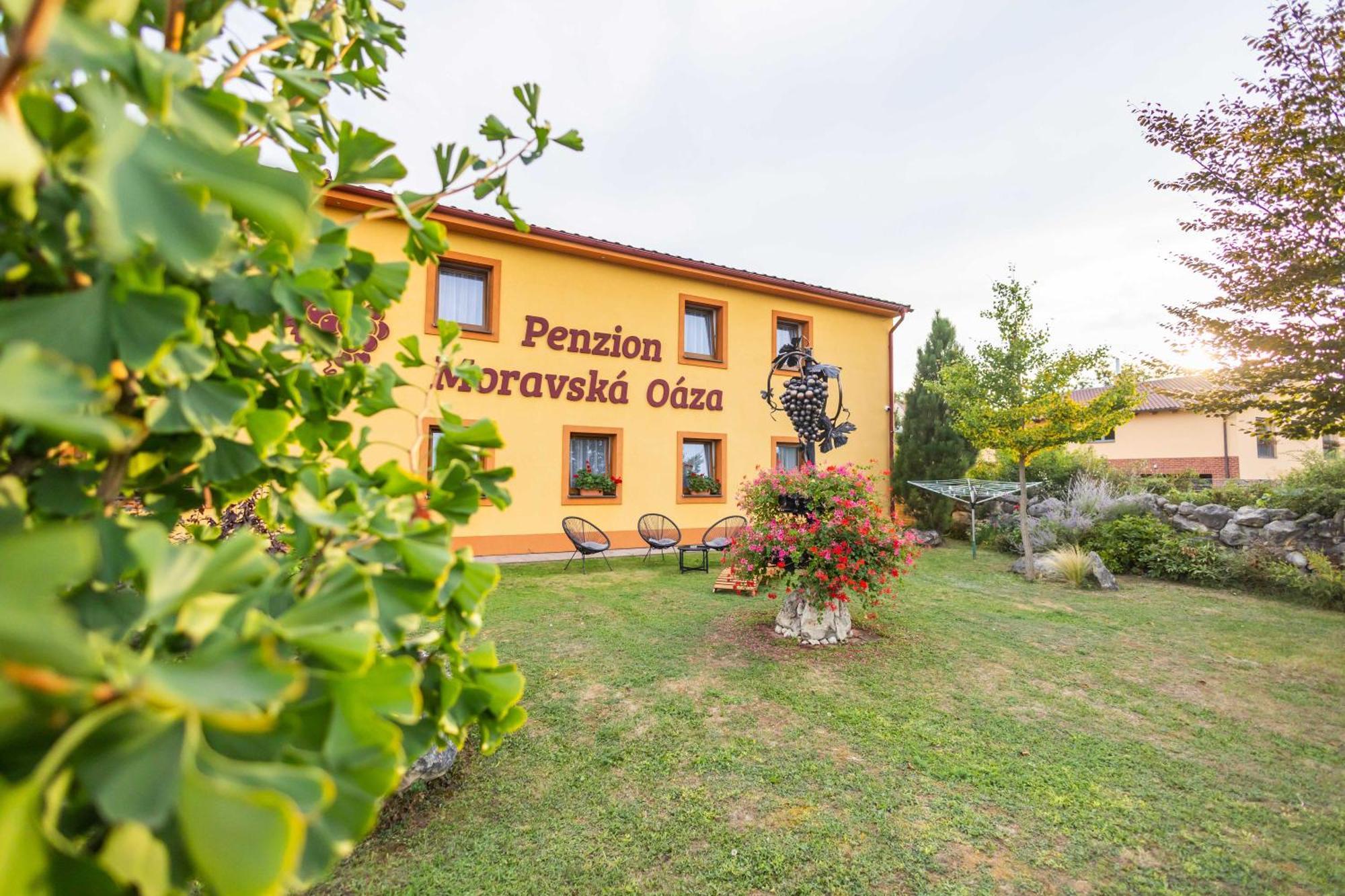 Penzion Moravska Oaza Valtice Bagian luar foto